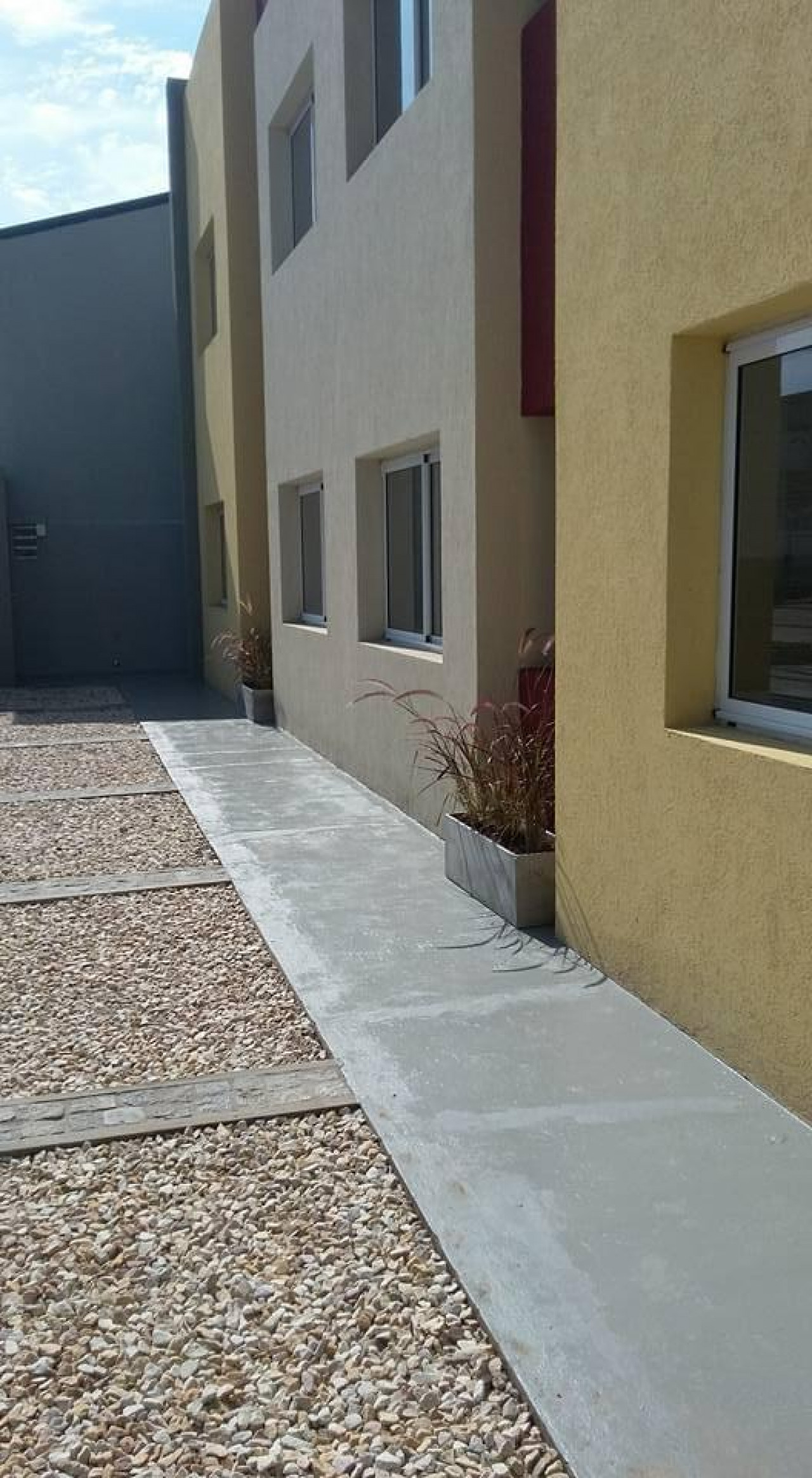 VENTA DEPARTAMENTO 2 AMB, CON COHERA EN MUÑIZ. APTO CRÉDITO HIPOTECARIO.